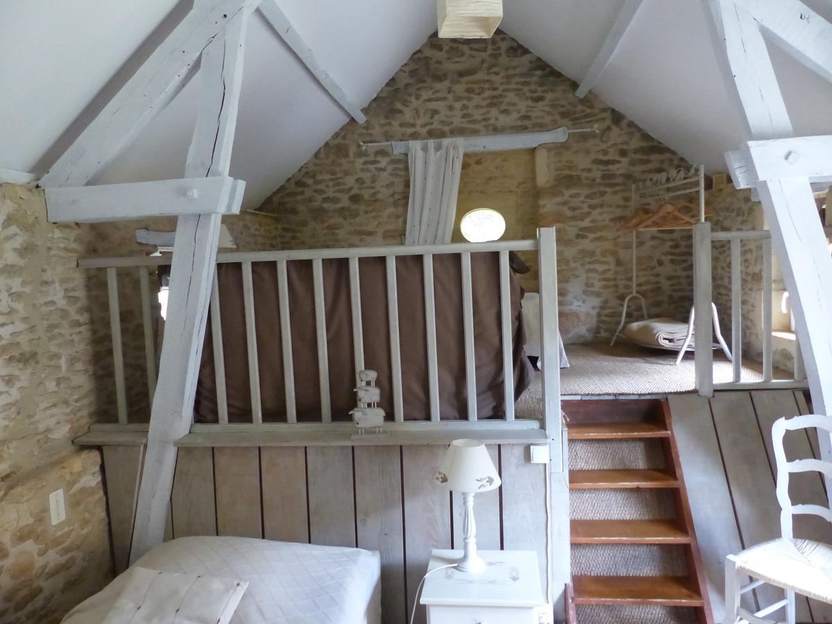 Chambres D'Hotes Les Boudines Saint-Germain-de-Belvès Rum bild
